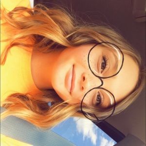 Meet your Posher, Bentlie